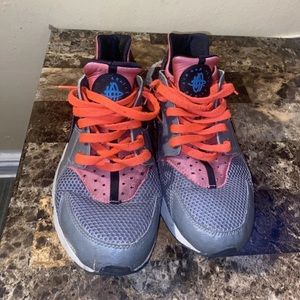 nike huarache size 10 used and taking offers